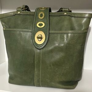 Vintage Coach Legacy Lily Turnlock
Green Leather Brass Shoulder Bag F13757